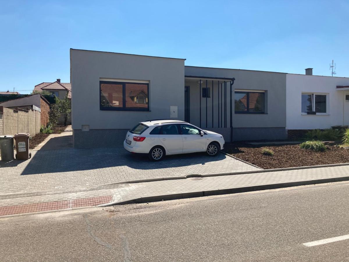 Apartman Maay Hlohovec Exterior foto