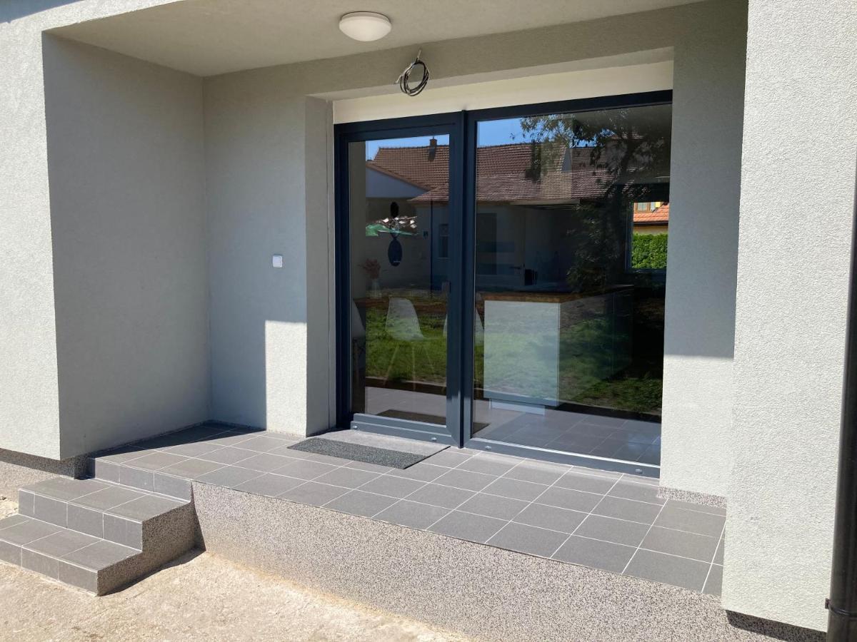 Apartman Maay Hlohovec Exterior foto